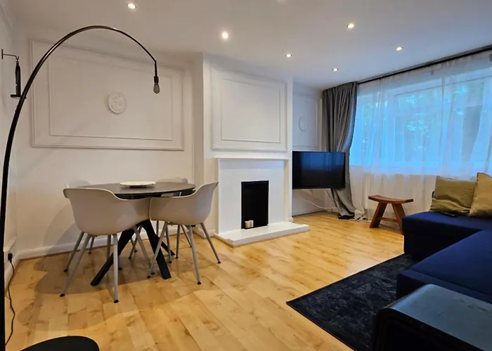 Wembley, Cosy 2 Bed Apa, Next To The Park
