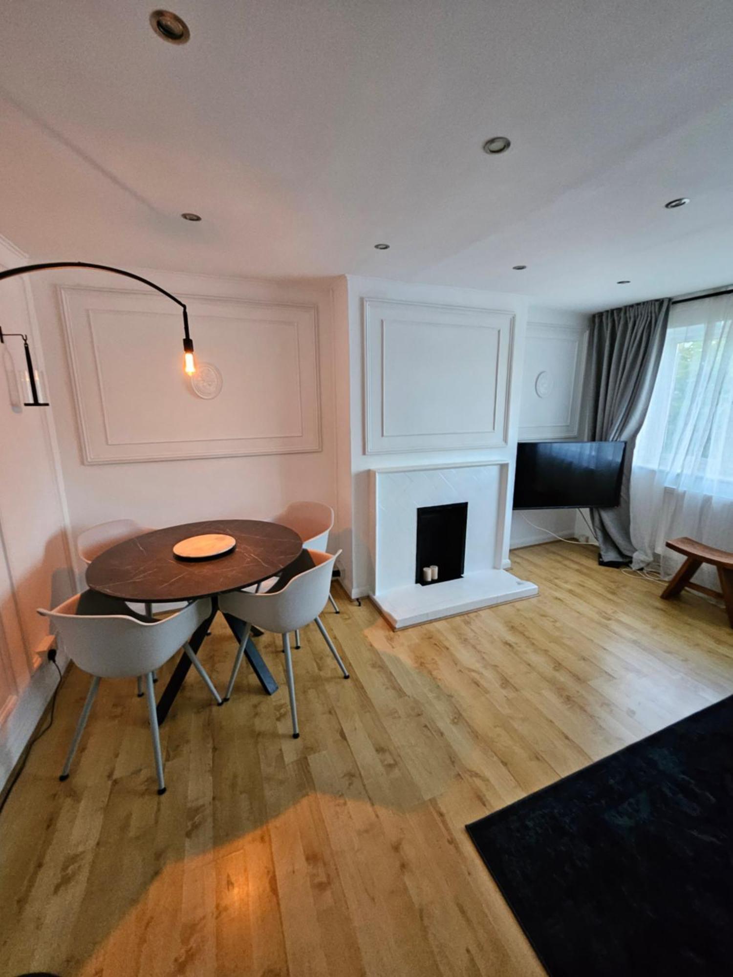 Wembley, Cosy 2 Bed Apa, Next To The Park