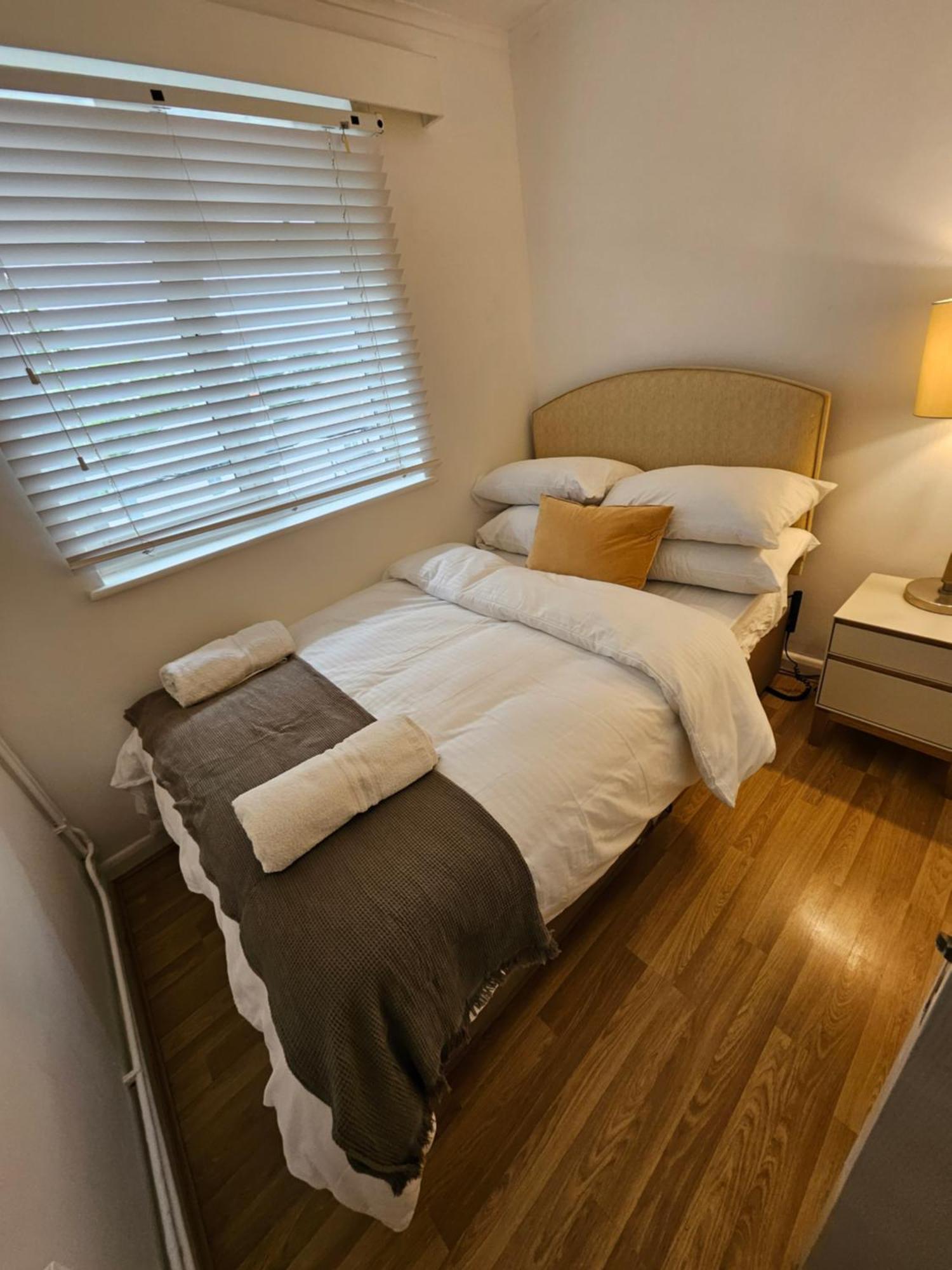 Wembley, Cosy 2 Bed Apa, Next To The Park Harrow on the Hill