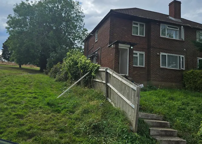 Wembley, Cosy 2 Bed Apa, Next To The Park